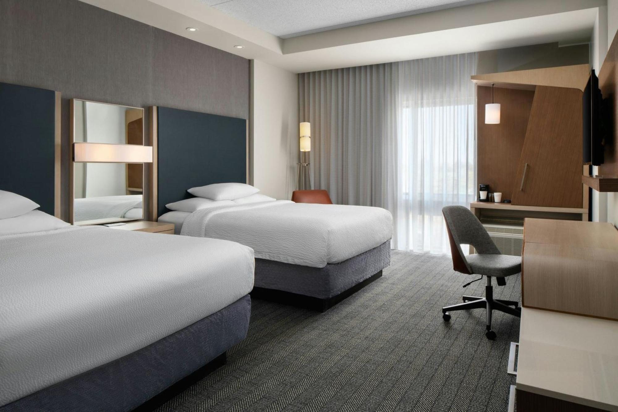 คอร์ตยาร์ด ฟาเยตต์วิลล์ ฟอร์ต แบรก/สปริงเลค Hotel ภายนอก รูปภาพ
